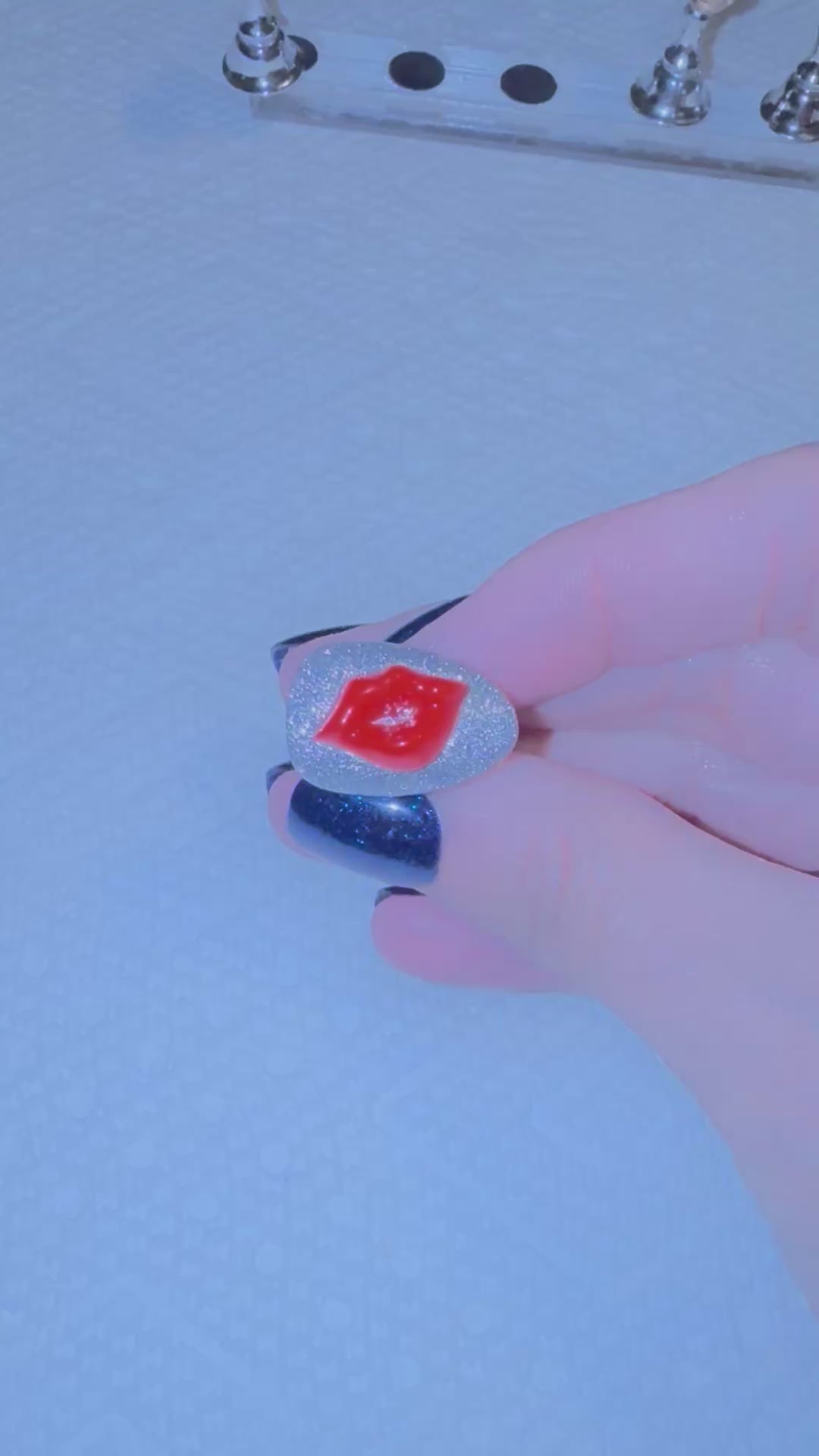 Accent Nails-Red Lips